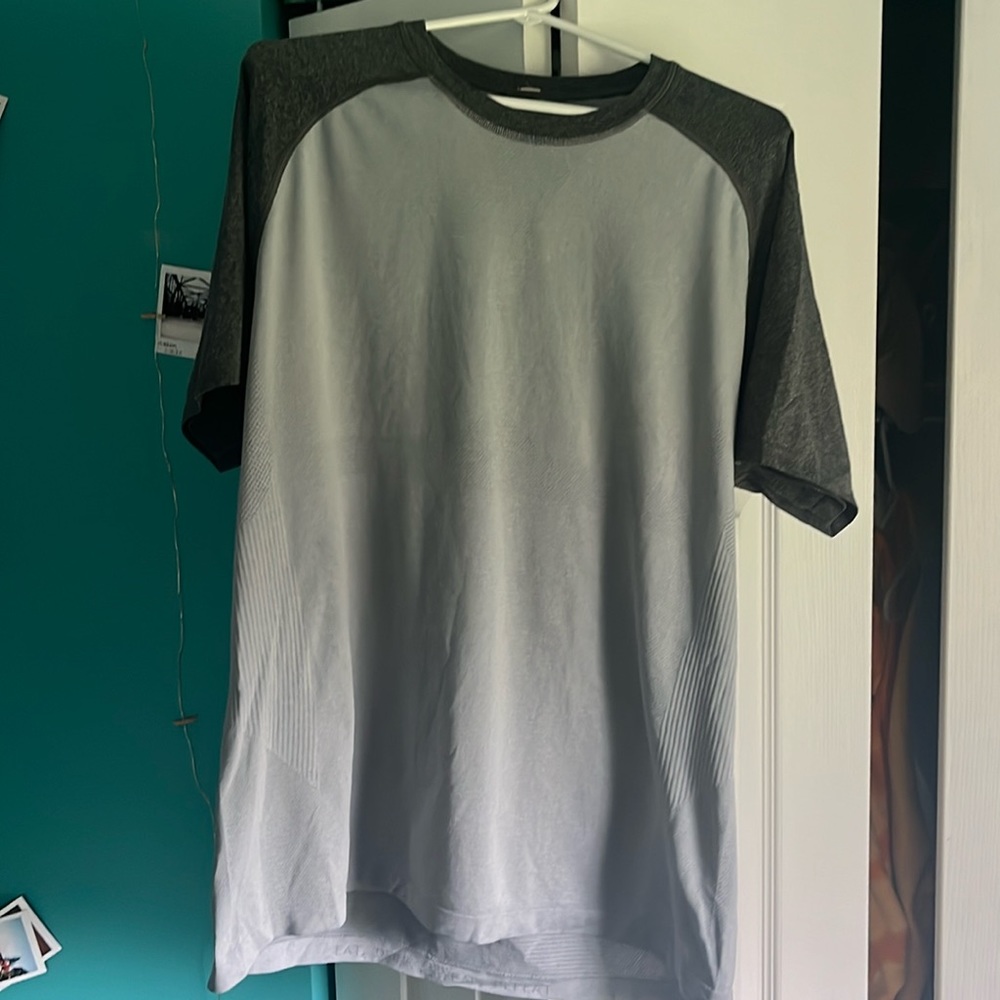 lululemon men’s t-shirt